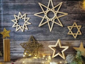 DIY Weihnachtssterne mit Eisstäbchen basteln wp-17312475978866197368789607934658